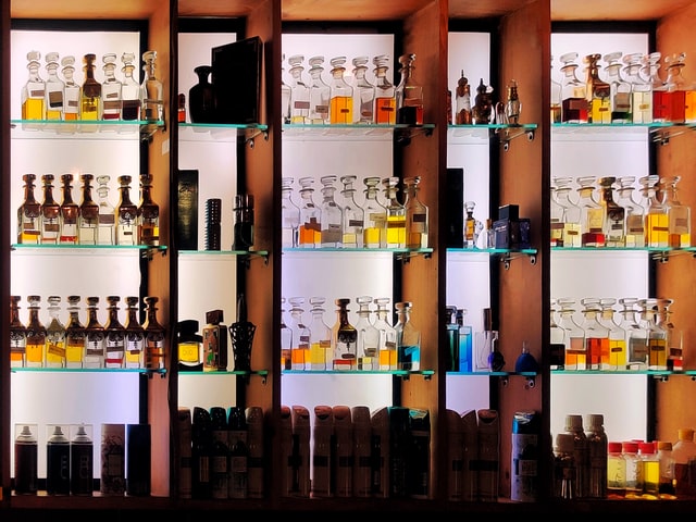 Layering principle in perfumery