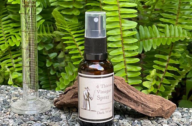 Vinegar Spray against raccoon