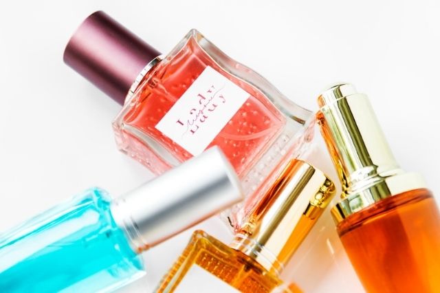 shaking your perfume bottle is not a good idea