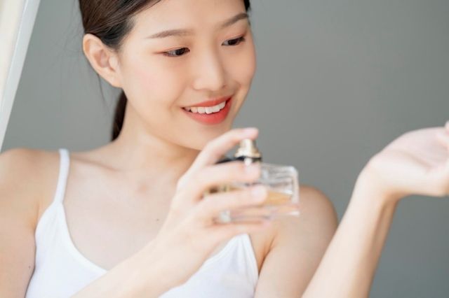 why does my perfume fade so quickly