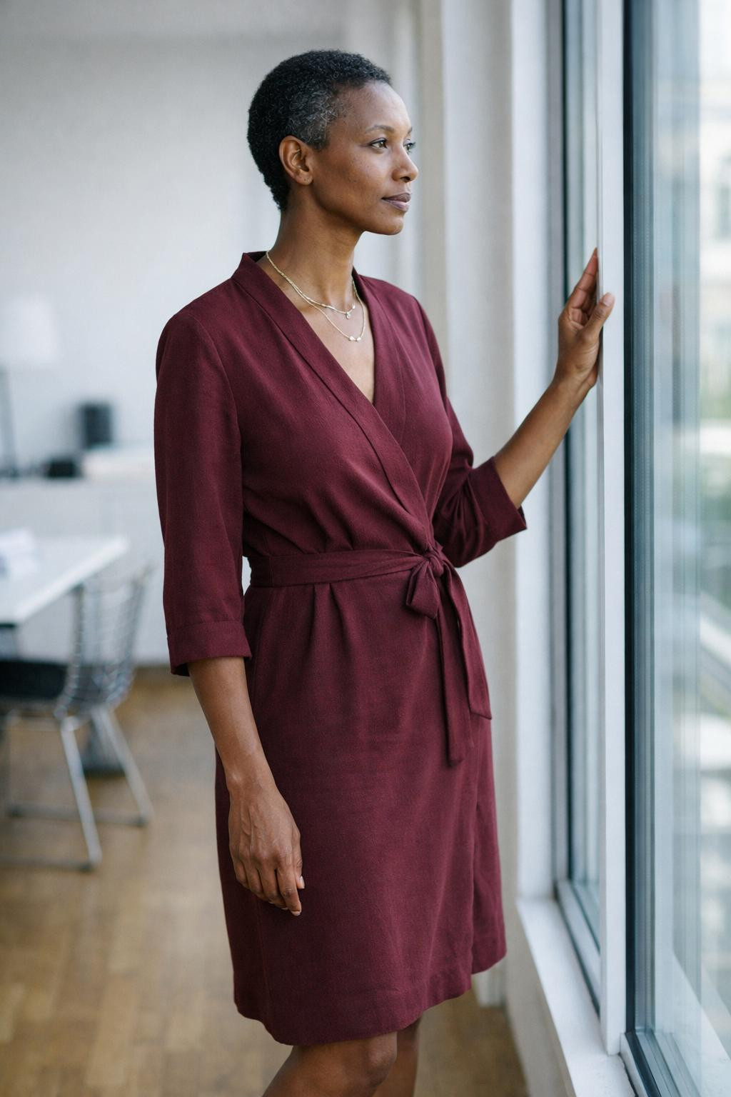 Business casual outfits black women wear with burgundy dress and nude pumps