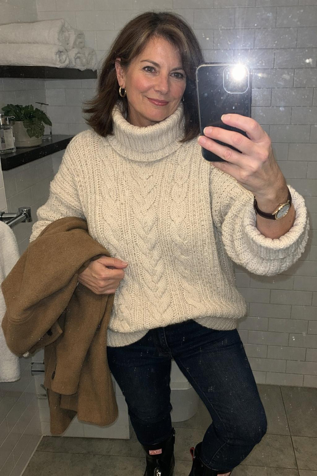 Short hunter boots outfit bathroom mirror selfie with phone flash