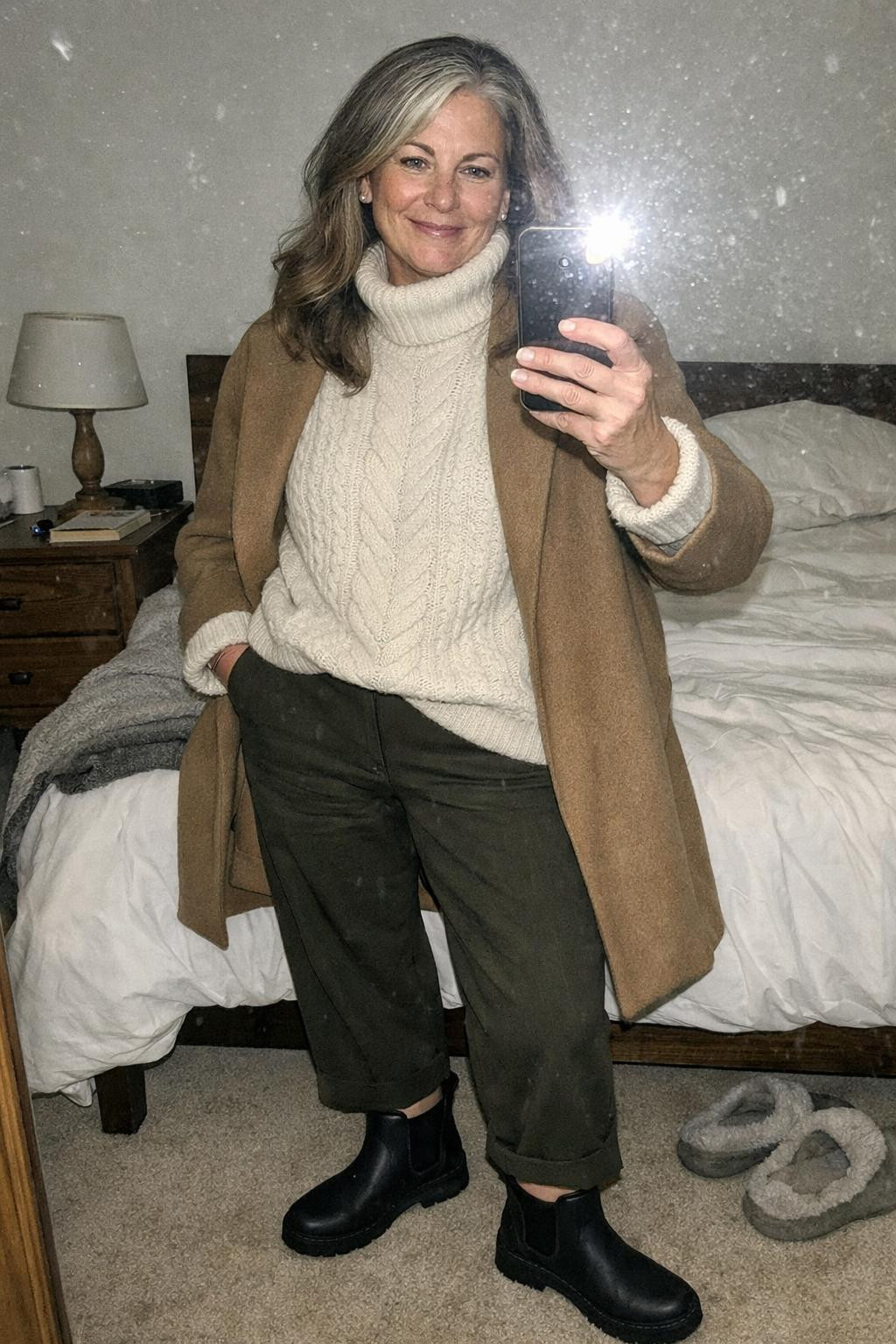 Short hunter boots outfit mirror selfie with Chelsea boots