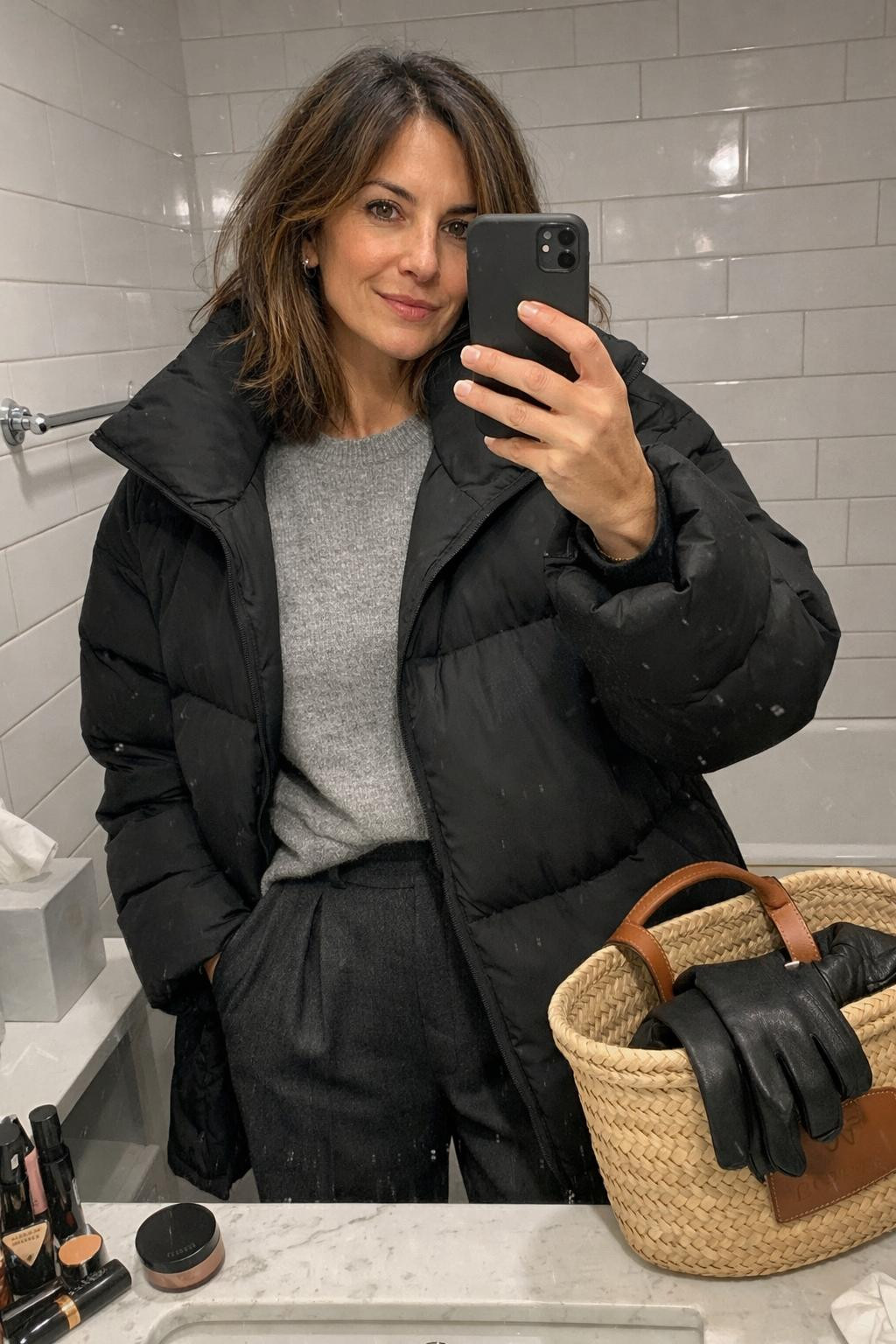 Cozy airport outfit mirror selfie with neutral layers