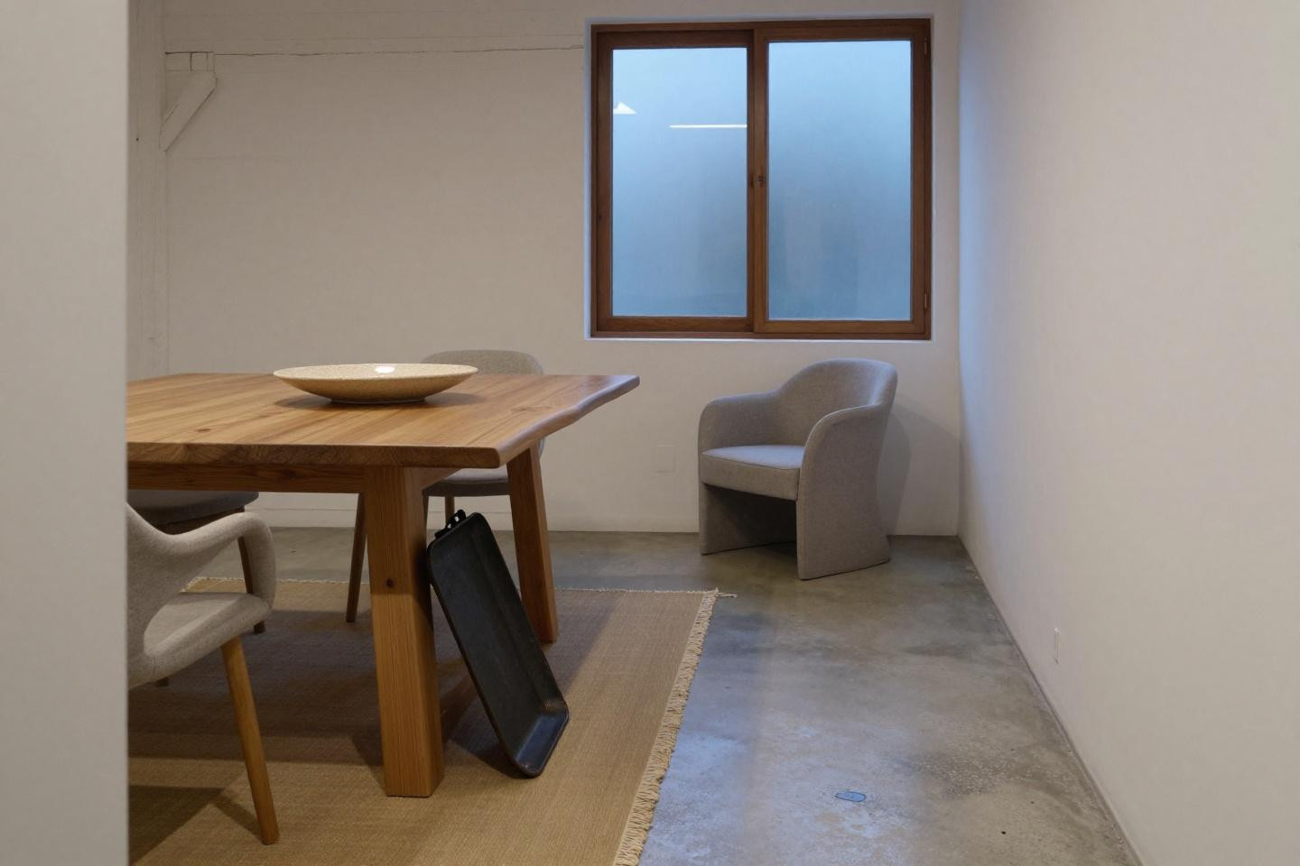 Dining table styling with medium-tone oak and natural edge