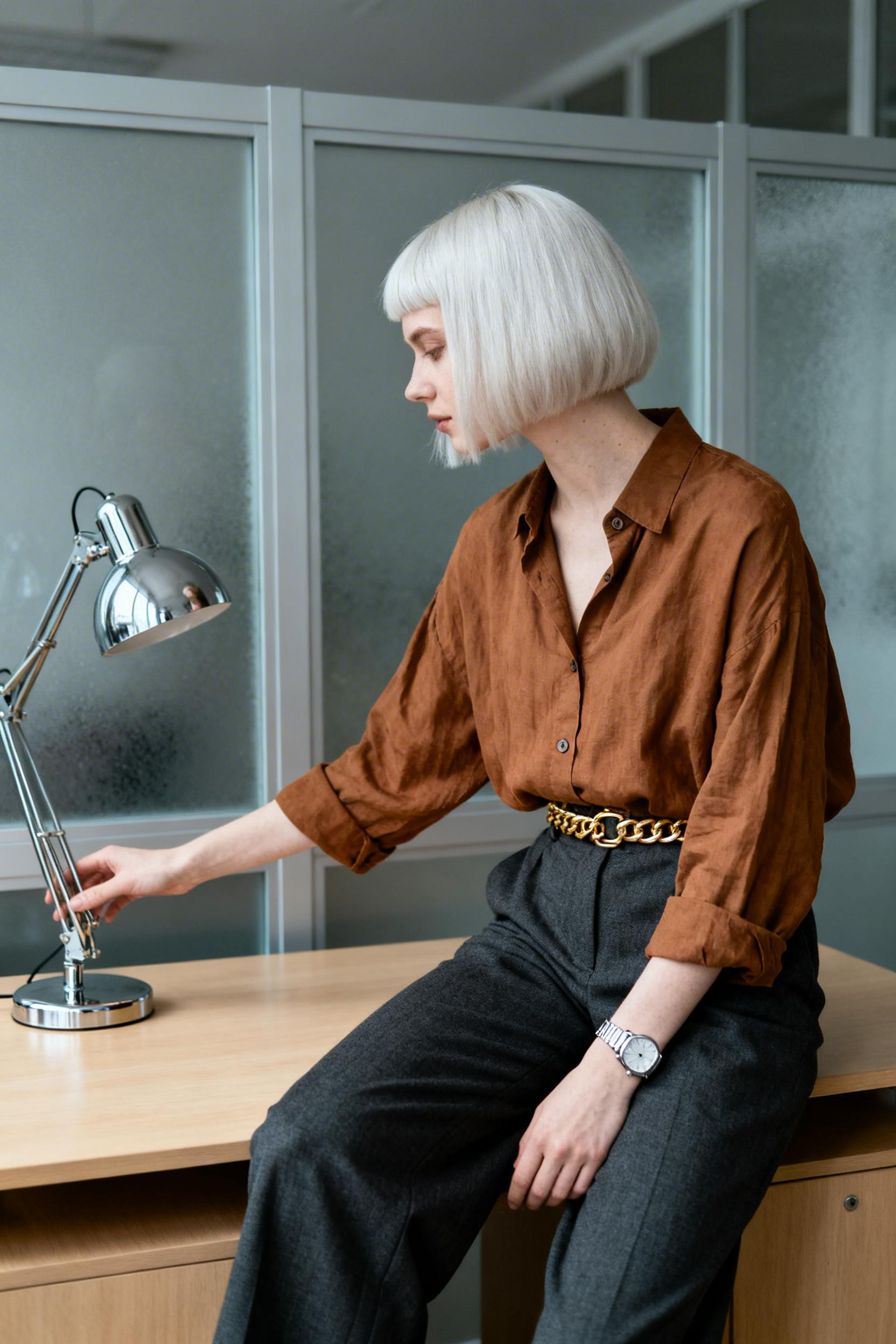 Everyday Office Outfits - cognac linen gold belt