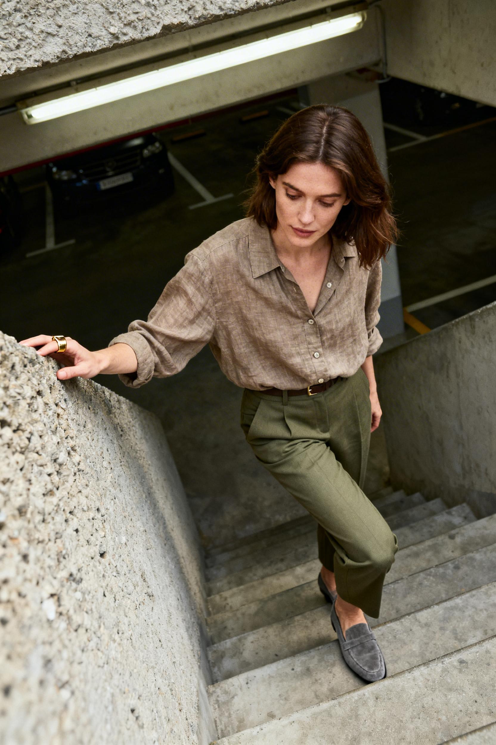 Office Day Outfit - taupe linen sage trousers