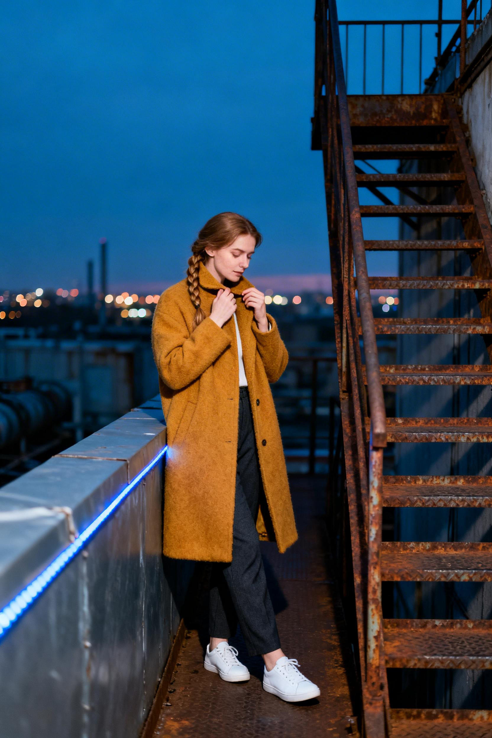 Trouser pants outfit with oversized wool coat