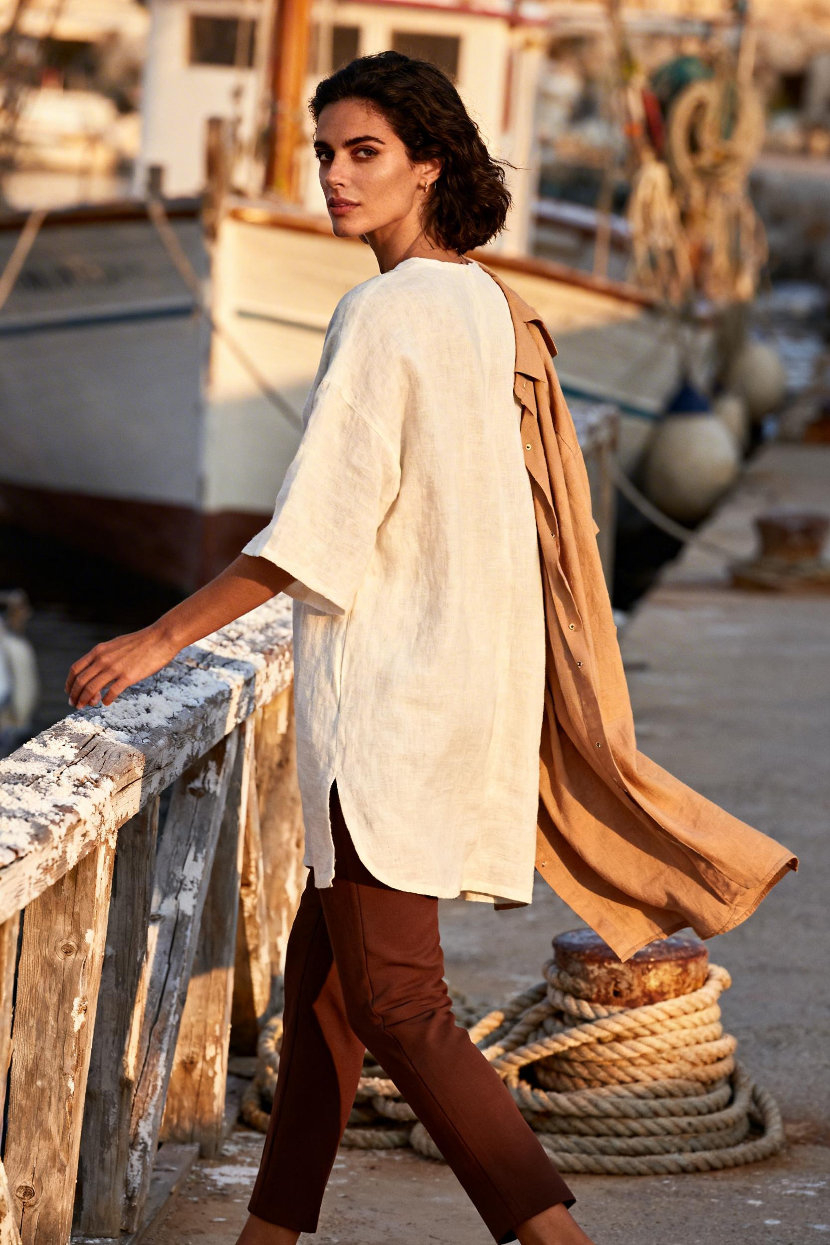 Beige Leggings Outfit - linen tunic harbor