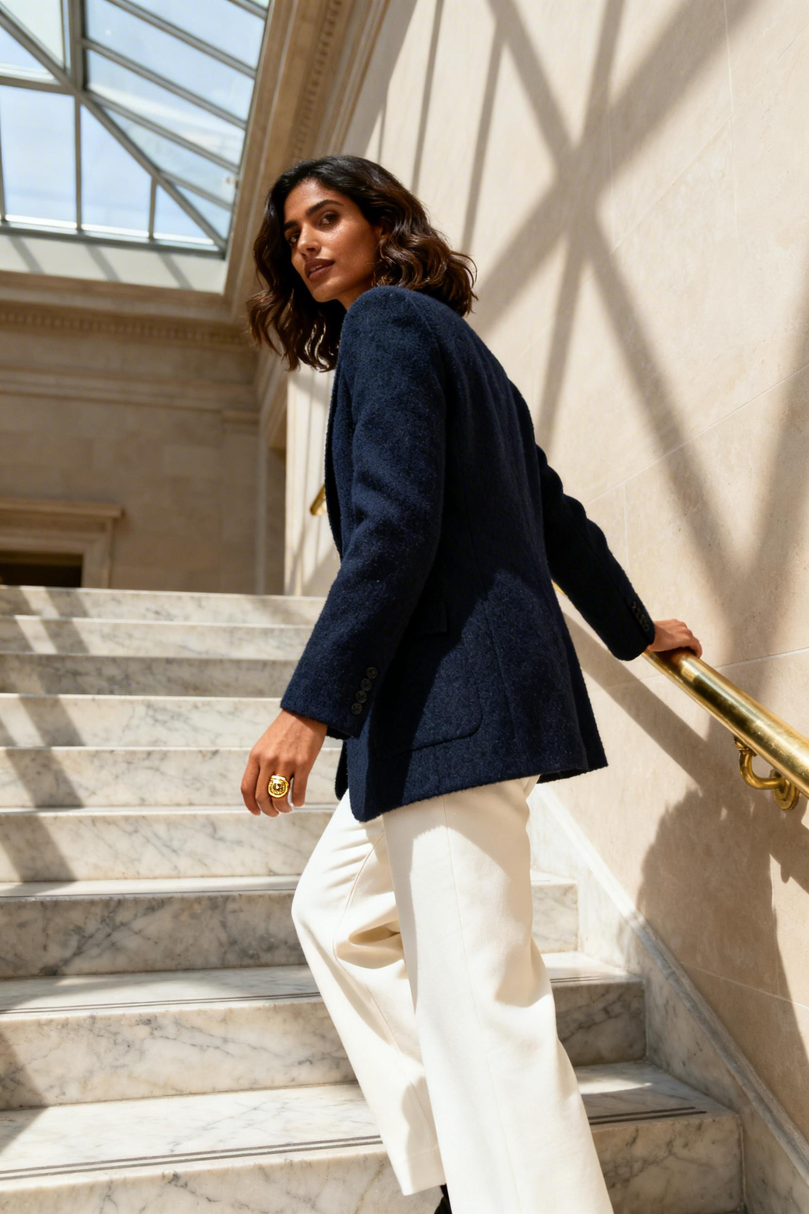 Outfit Ideas - navy blazer ivory trousers