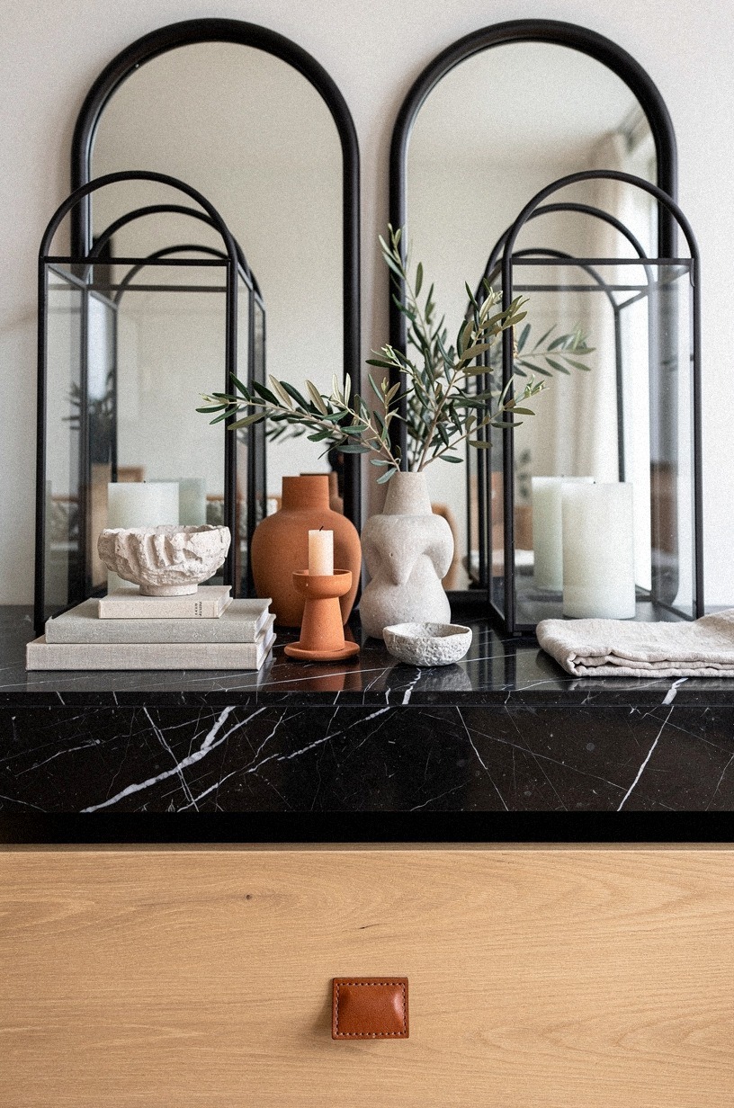 Repeat mirror curves with arched lanterns (Why Fight a Good Shape?)