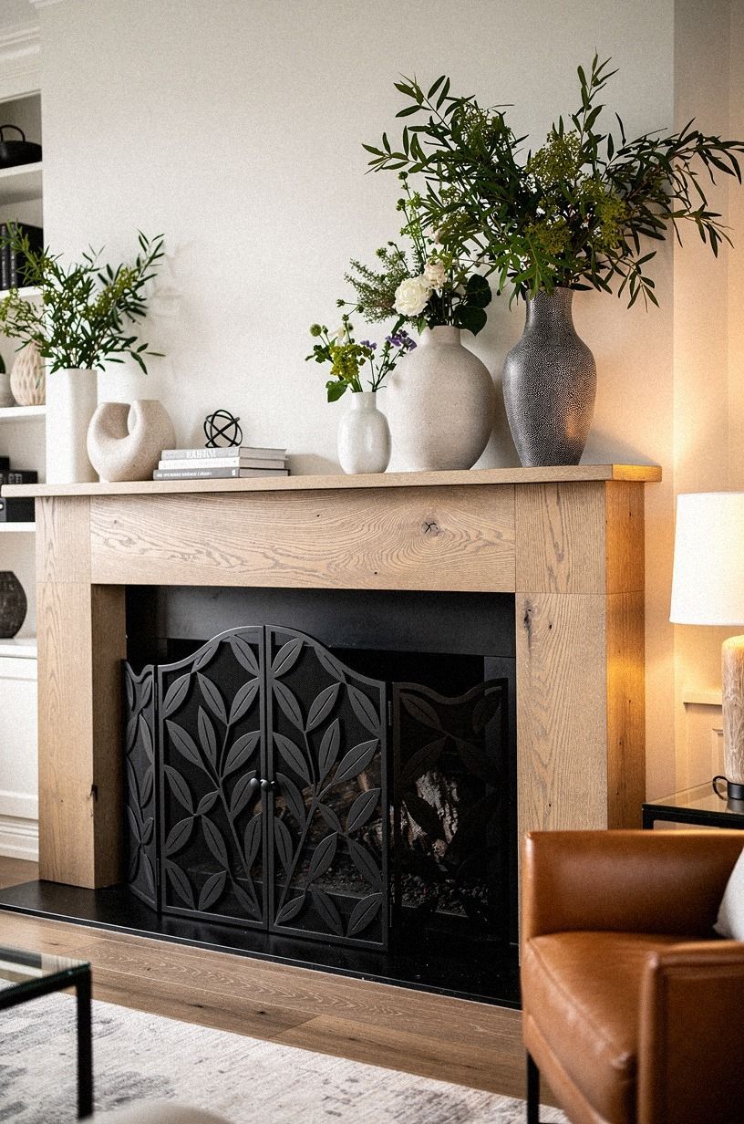 Repeated leaf shapes in the fireplace screen