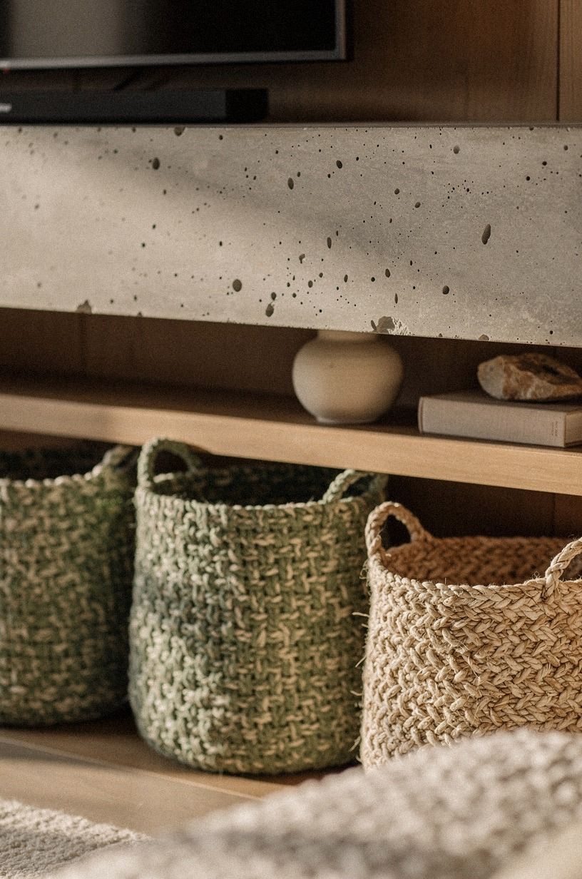 Soften the hearth with woven baskets