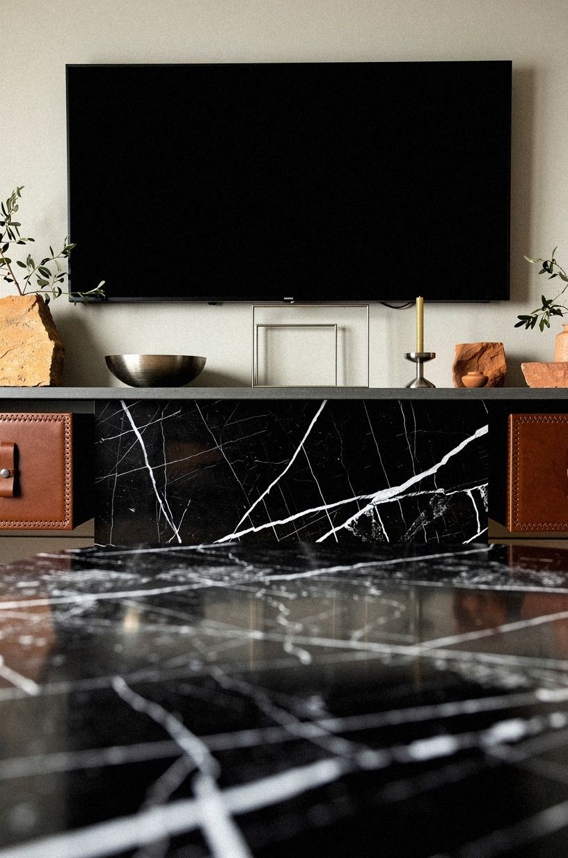 Which one metal finish should carry the whole mantel?