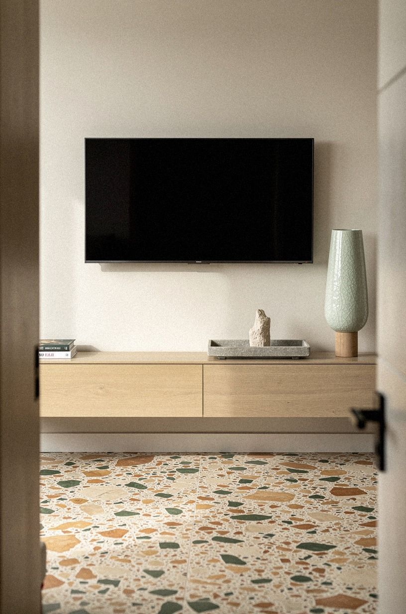 Style one corner with sculptural ceramic height