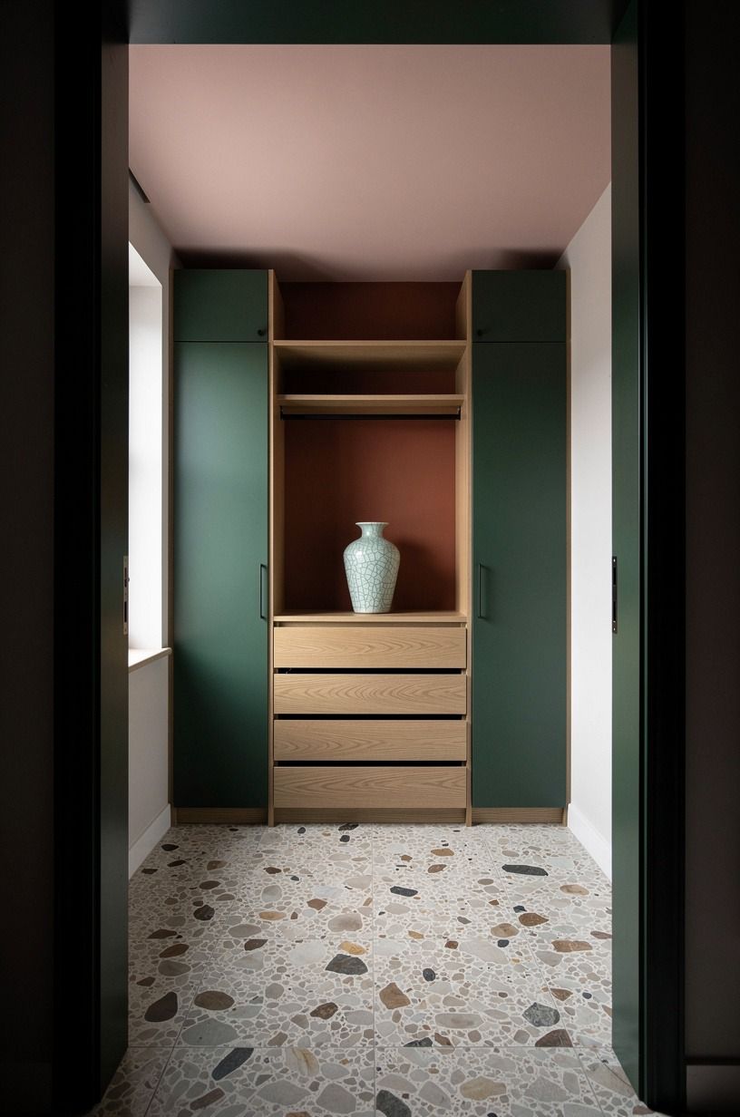 Paint the ceiling blush against an otherwise quiet room