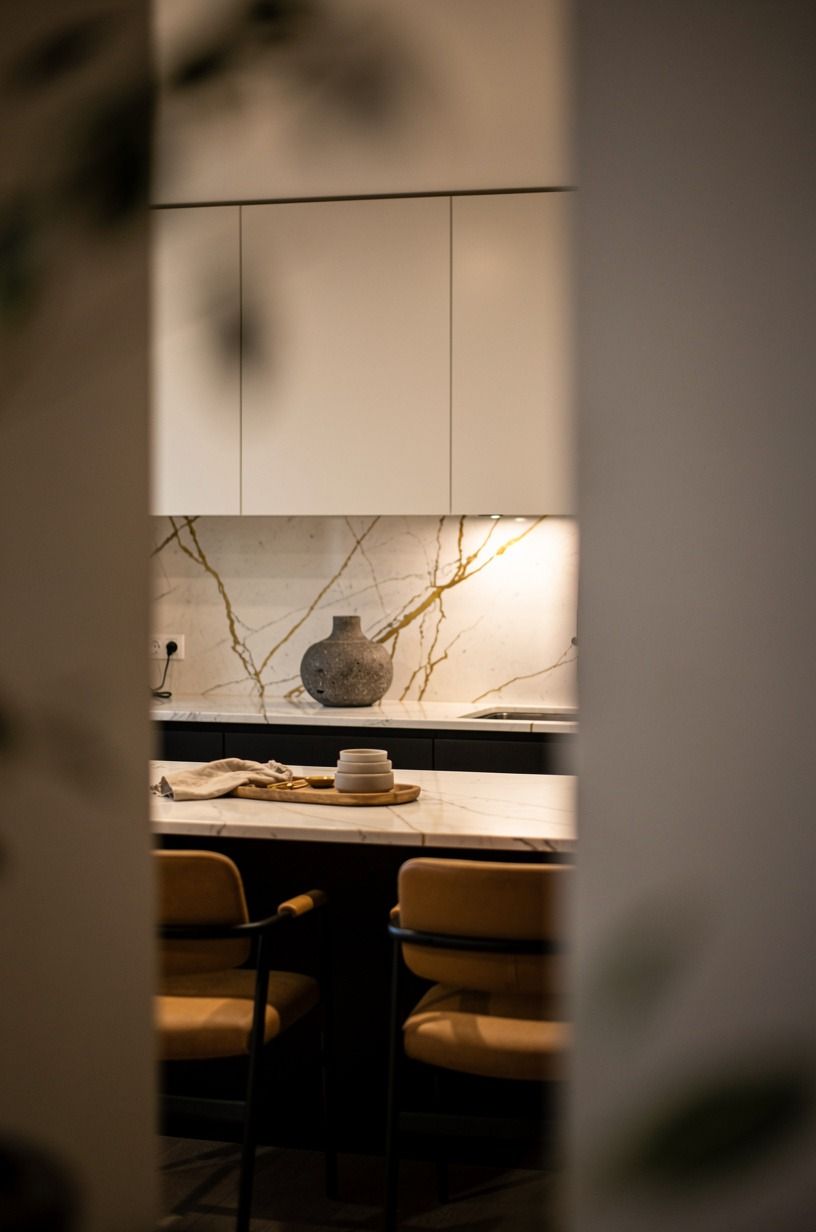 Skip upper-cabinet decor and use a single vessel