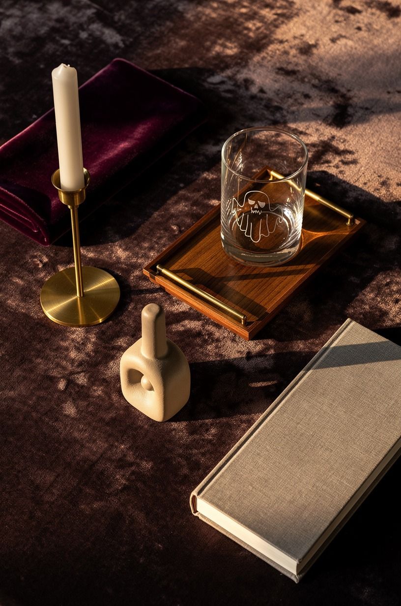 Float a Ghost Motif Inside the Glass
