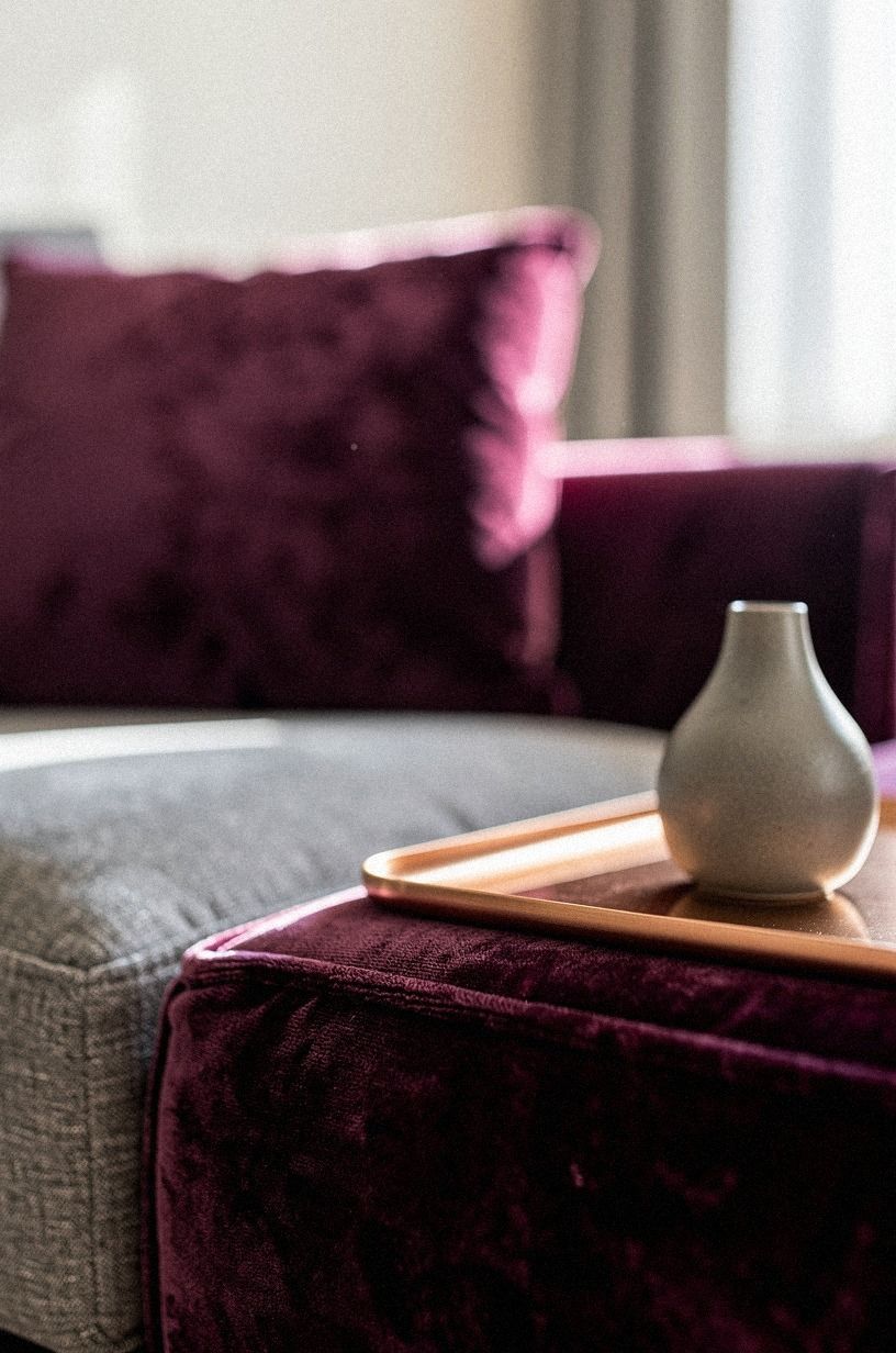Hide the Stand With Linen and Woven Texture
