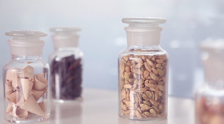 Fragrance Workshops Make Perfect Presents