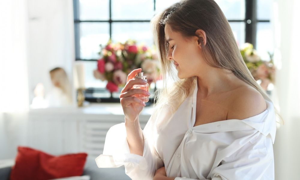 How long does perfume last on clothes? Know the longevity of fragrances