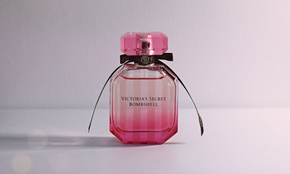 Perfume in pink bottle, 5 most popular colognes with this look