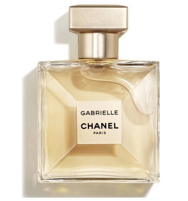 Scent-Off: Dior J'Adore vs Chanel Gabrielle Essence – A Tea-Scented Library