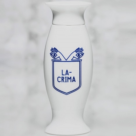 LACRIMA